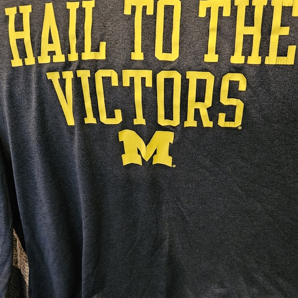 Mens Michigan Wolverines Long Sleeve Jersey .  Size XL - Picture 1 of 9